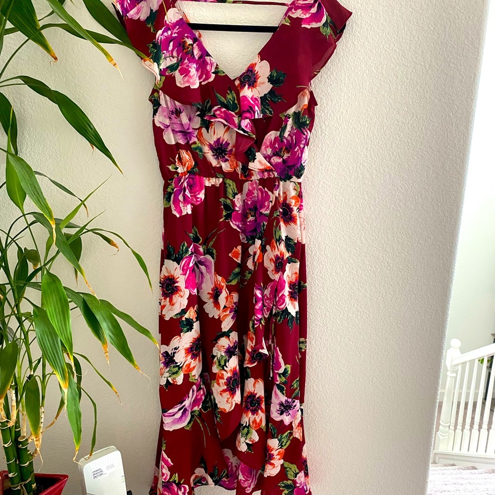 Socialite Burgundy floral ruffle dress (s)